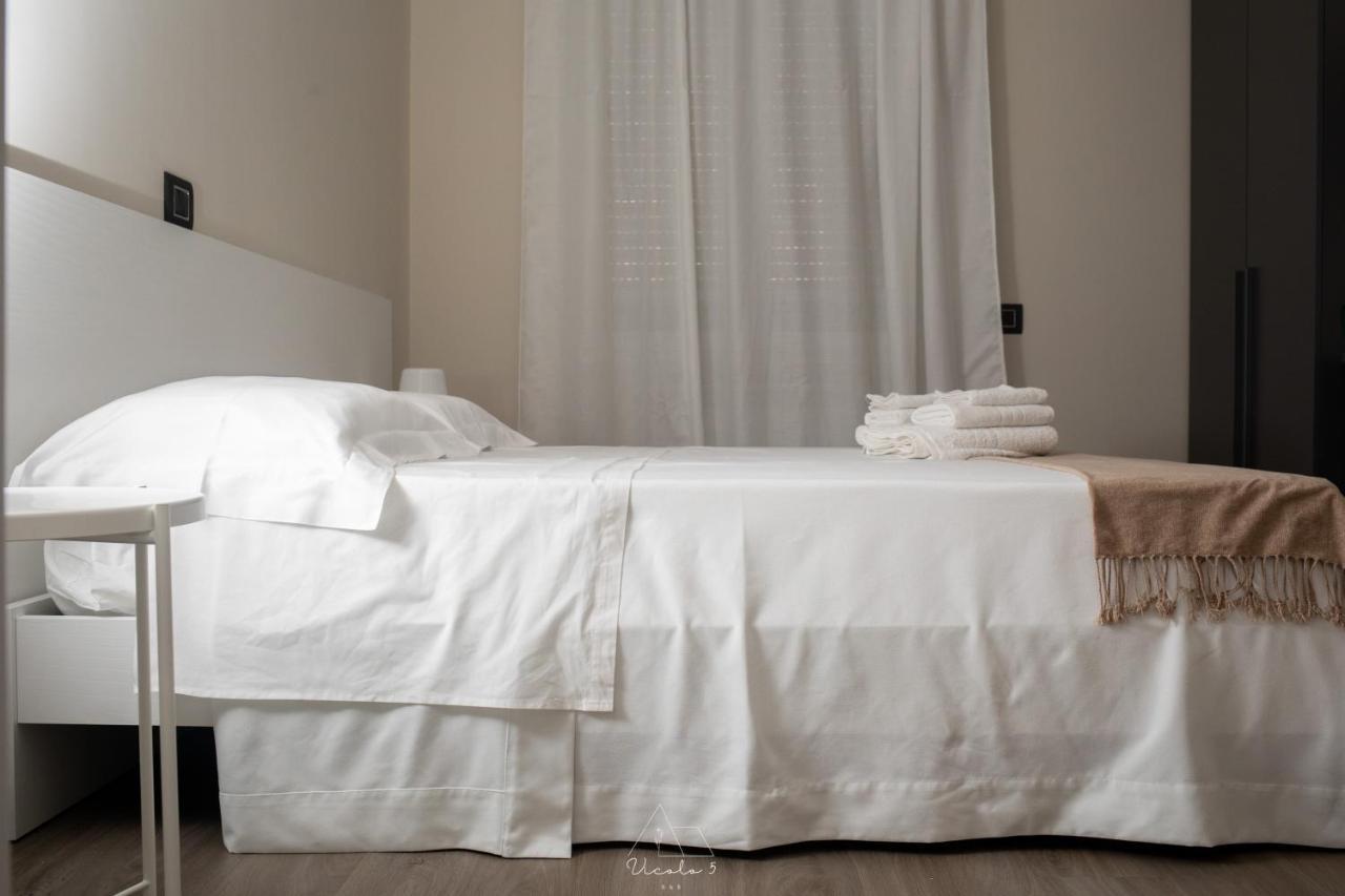 Bed and Breakfast Vicolo 5 à Salernes Extérieur photo