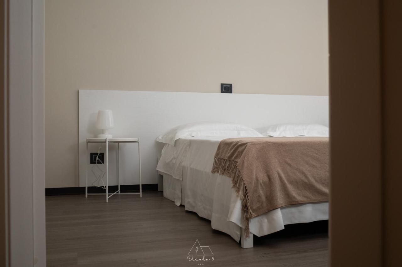 Bed and Breakfast Vicolo 5 à Salernes Extérieur photo
